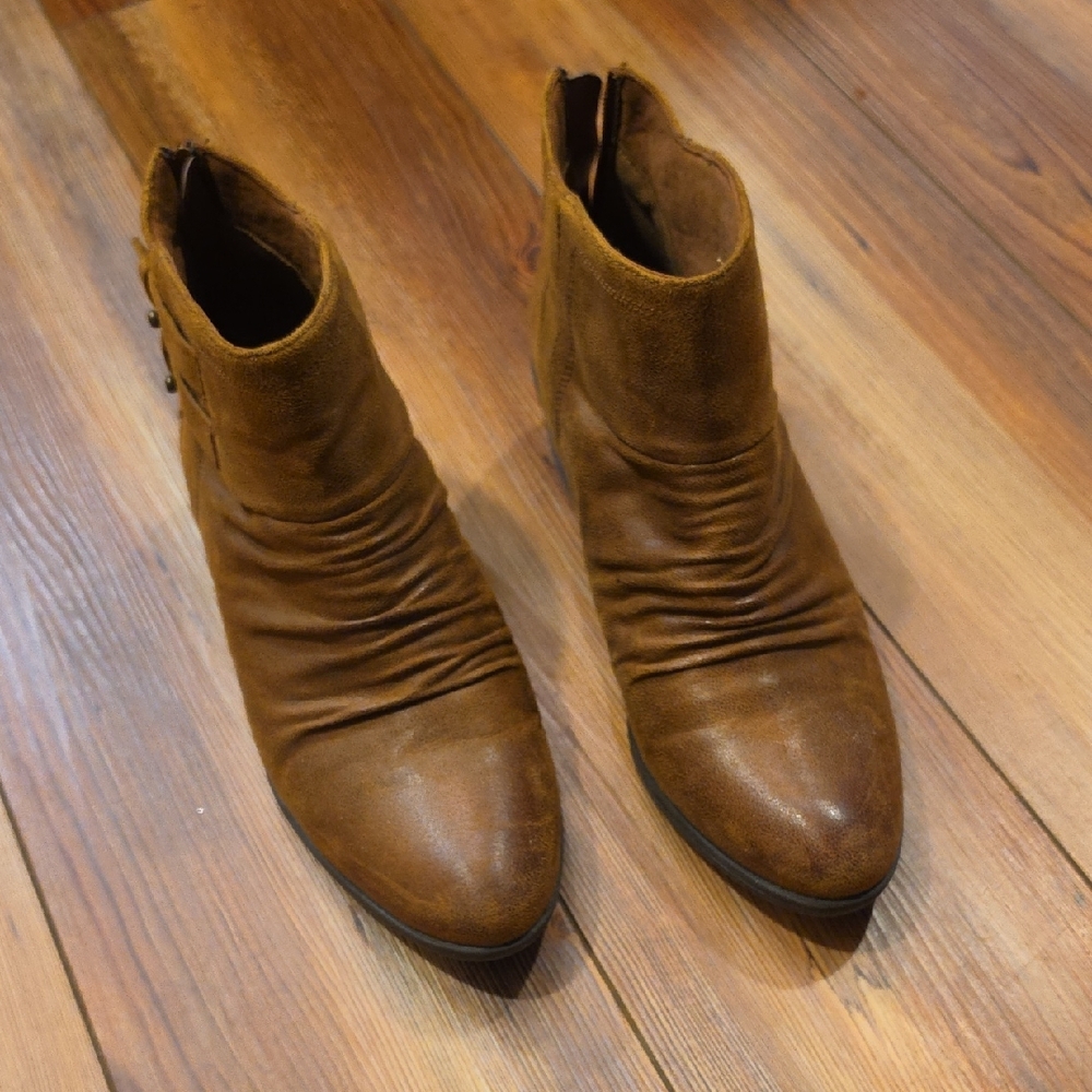 Men's Tan Suede Ankle Boots - Picture 2 of 6